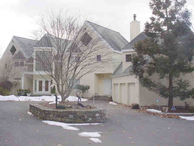 Building photograph for 30 LAKEWOOD DR